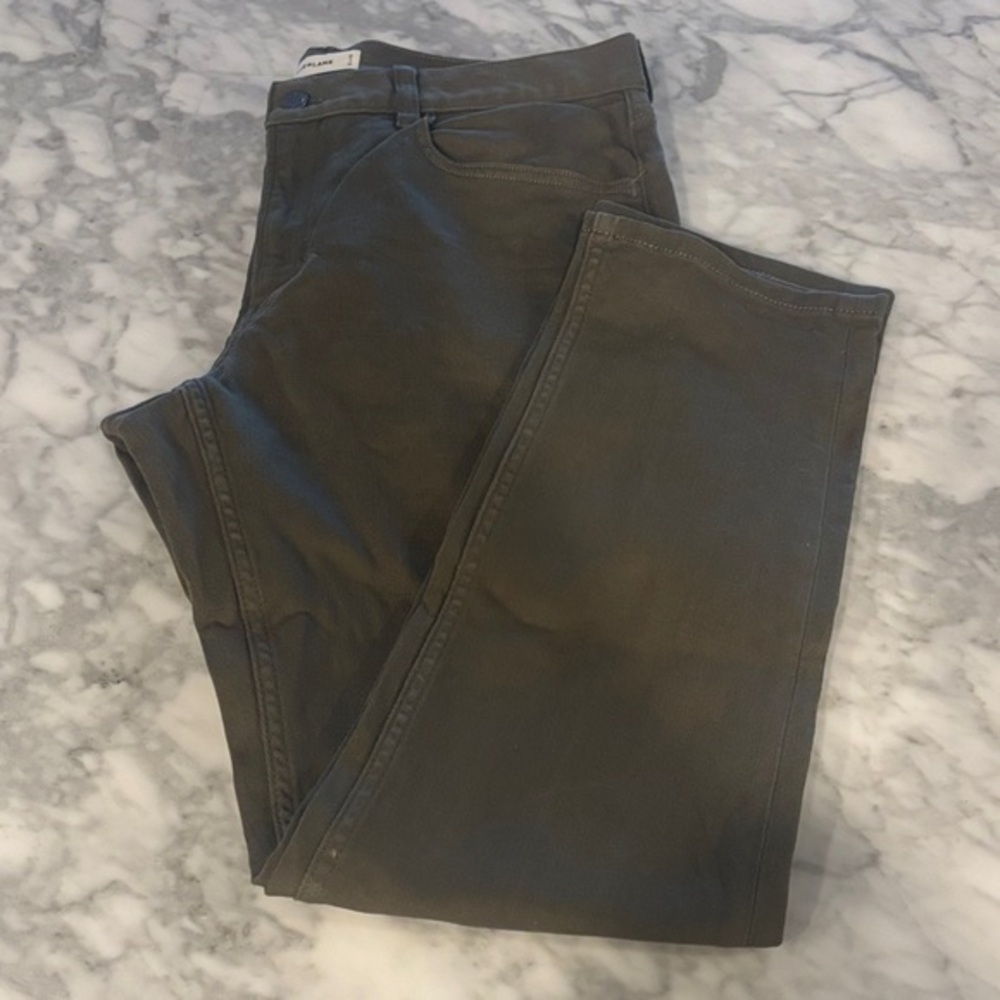 Everlane Men's Slim Fit Jeans in Dark olive green